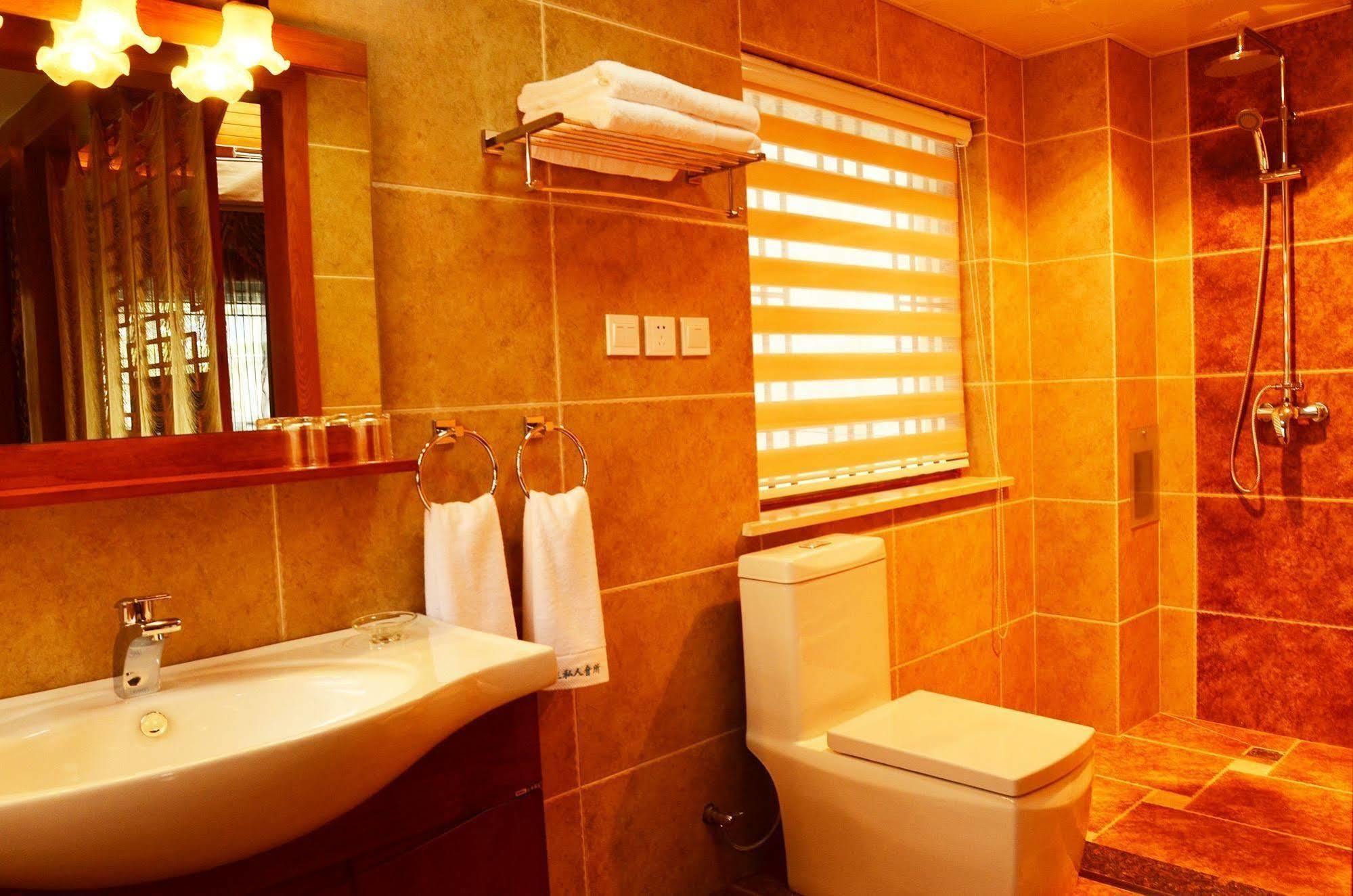 Lijiang Overseas Club Hotel Esterno foto